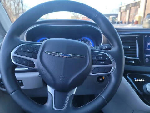 2017 Chrysler Pacifica Touring-L Plus