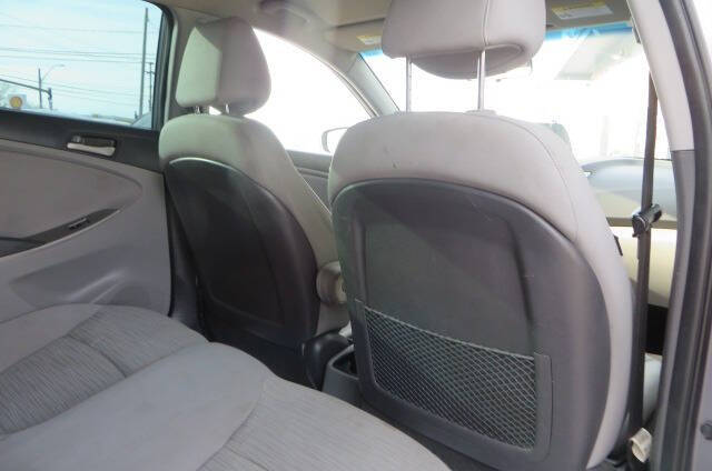 2016 Hyundai Accent SE