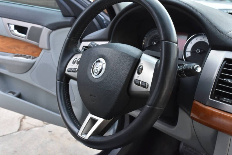 2009 Jaguar XF Luxury