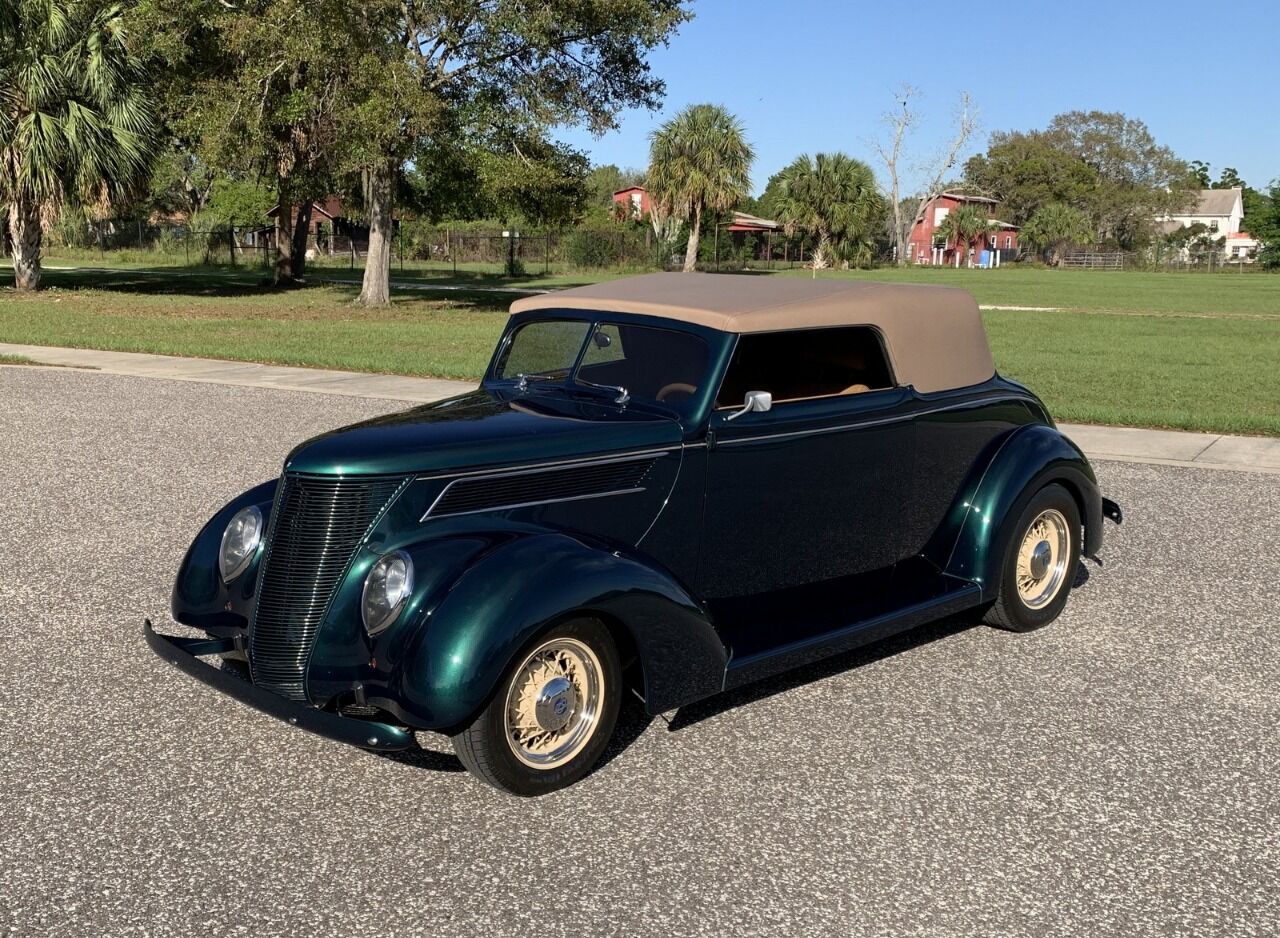 1937 Ford Cabriolet 1