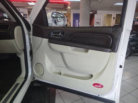 2012 Cadillac Escalade Platinum Edition