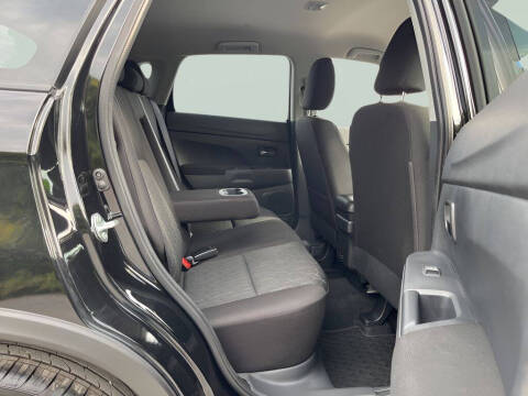 2025 Mitsubishi Outlander Sport LE