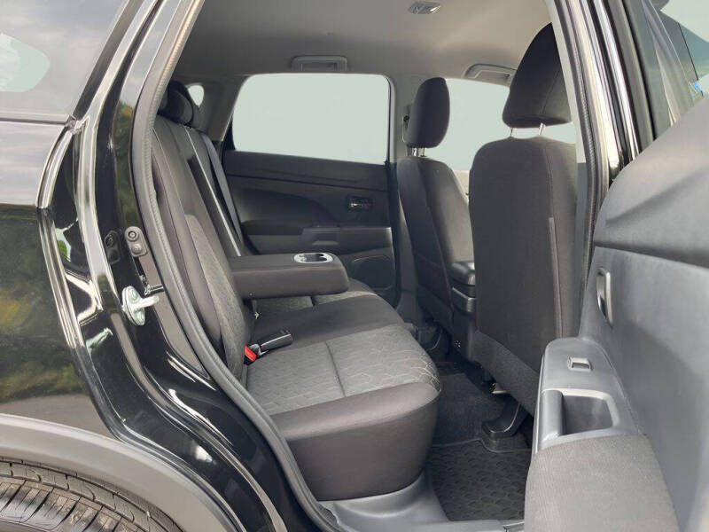 2025 Mitsubishi Outlander Sport LE