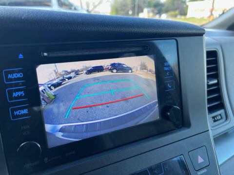 2016 Toyota Sienna LE 8-Passenger