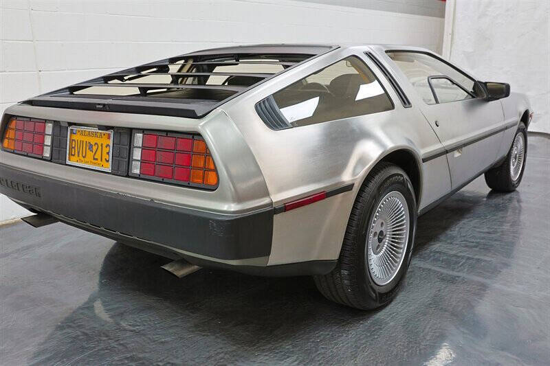 1982 DeLorean DMC-12