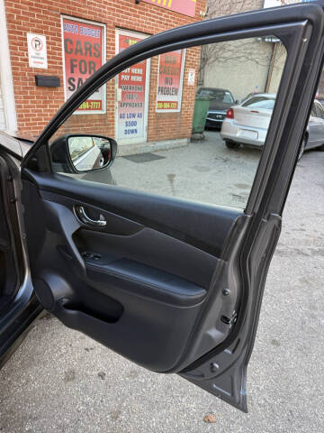 2017 Nissan Rogue SV