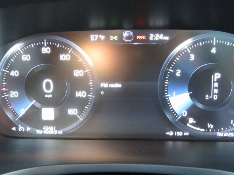 2022 Volvo V60 Cross Country T5