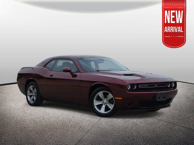 2017 Dodge Challenger SXT's photo