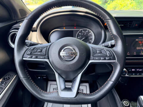 2020 Nissan Kicks SR