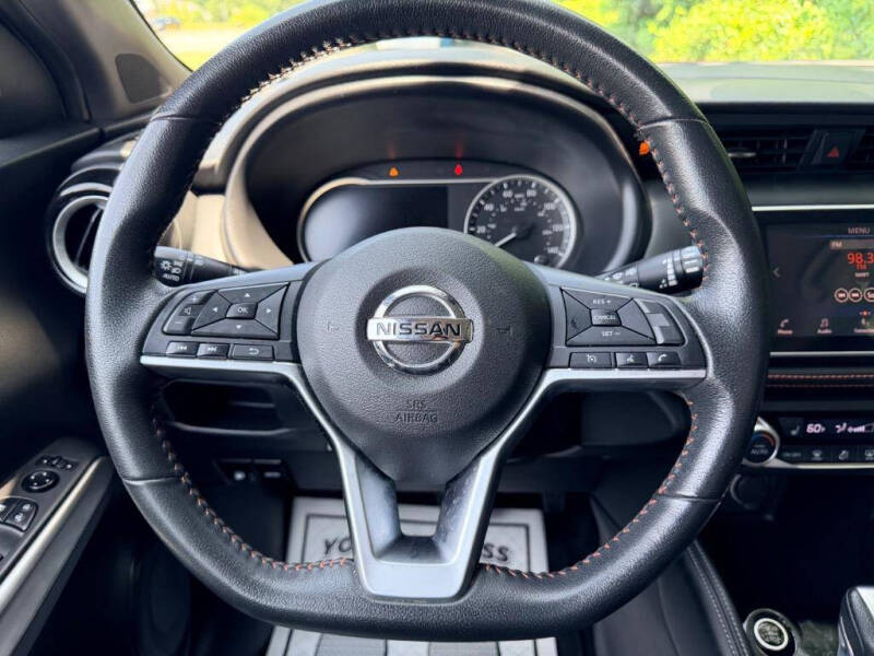 2020 Nissan Kicks SR