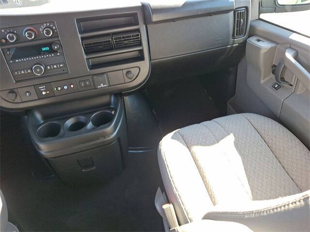 2025 GMC Savana LT 2500