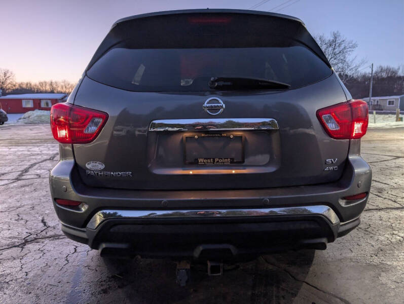 2019 Nissan Pathfinder SV