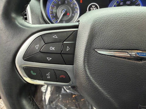 2017 Chrysler 300 Limited