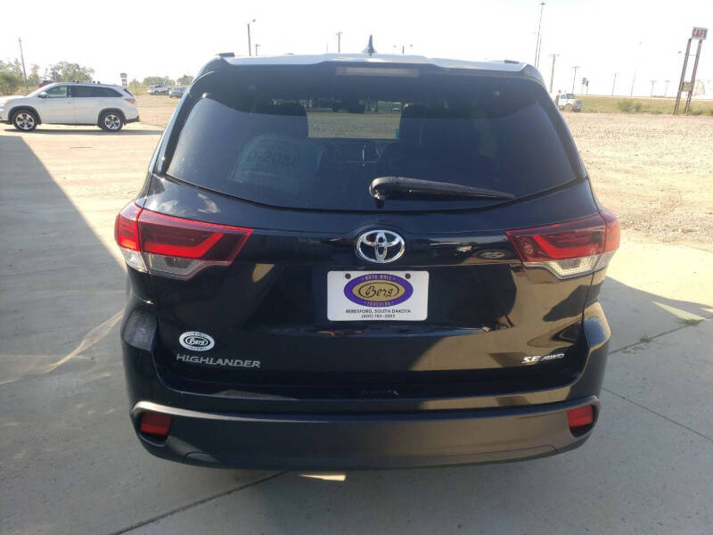 2019 Toyota Highlander SE