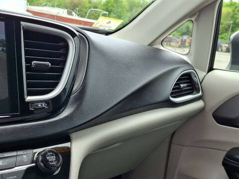 2023 Chrysler Pacifica Touring L