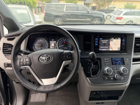 2017 Toyota Sienna