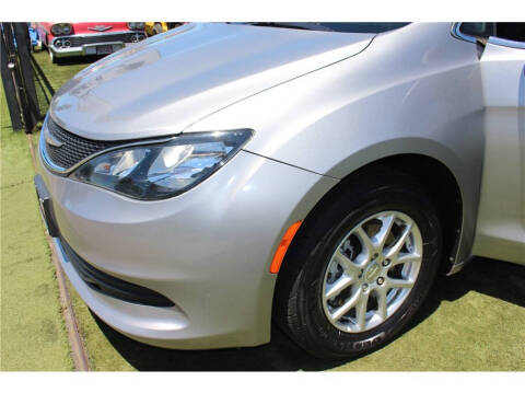 2020 Chrysler Voyager LXi