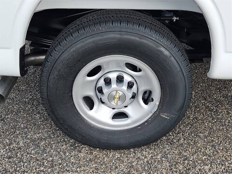 2025 Chevrolet Express 2500