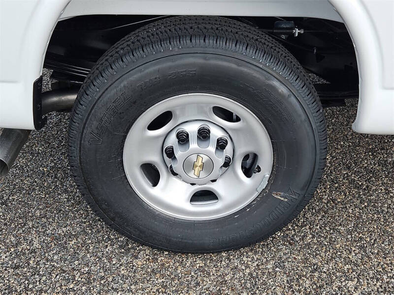 2025 Chevrolet Express 2500