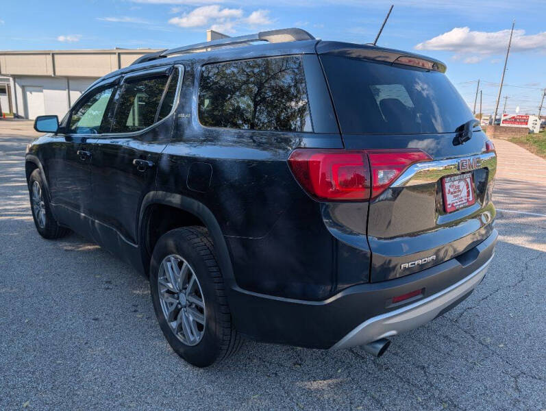 2017 GMC Acadia SLE-2