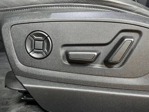 2022 Audi e-tron quattro Premium Plus