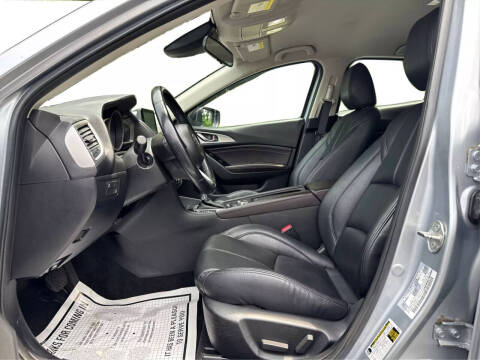 2018 Mazda MAZDA3 Touring