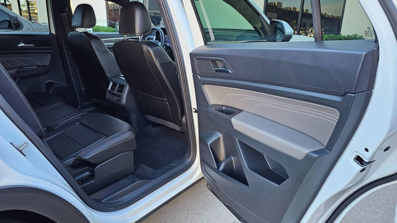 2023 Volkswagen Atlas Cross Sport SE