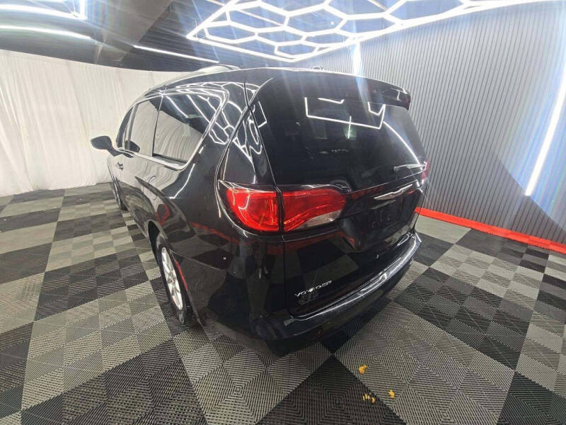 2020 Chrysler Voyager LXi