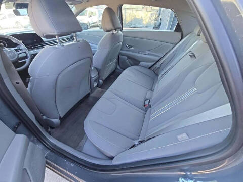 2025 Hyundai Elantra SEL Convenience