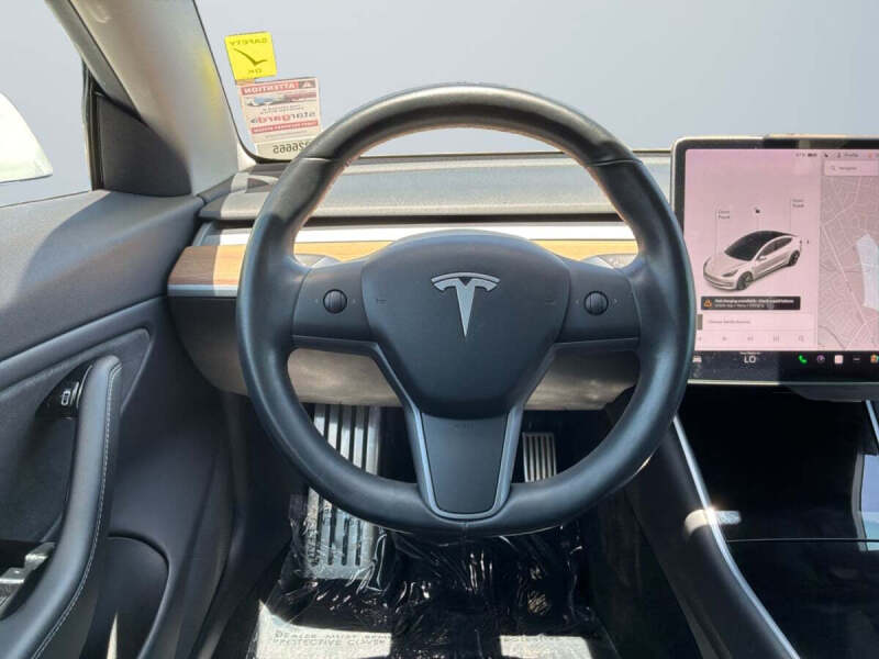 2019 Tesla Model 3 Mid Range