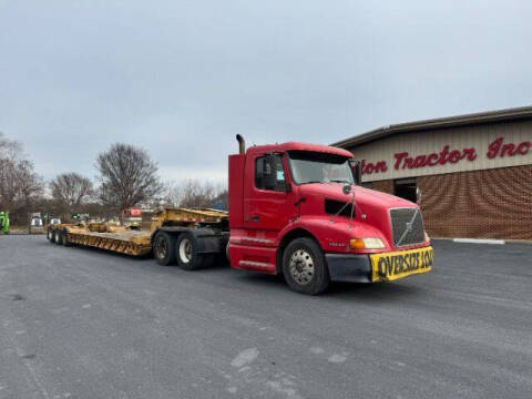 1999 Volvo VN for sale at STAUNTON TRACTOR INC in Staunton VA