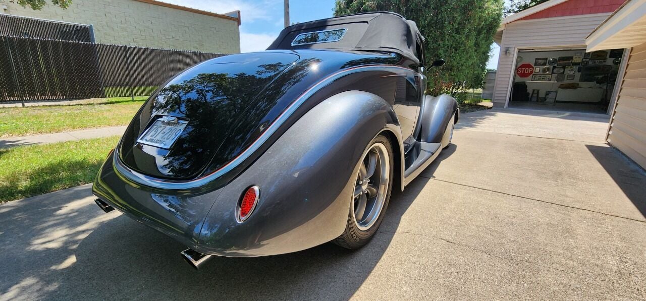 1937 Ford Roadster 116
