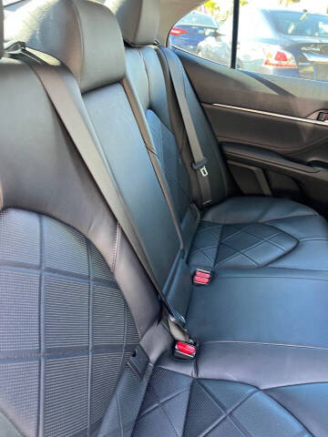 2018 Toyota Camry Hybrid XLE