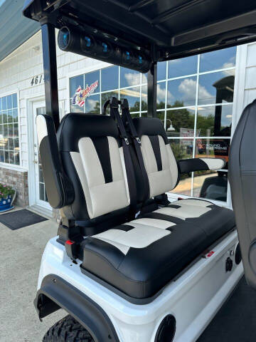 2025 Evolution D5 Maverick-4 - BASE