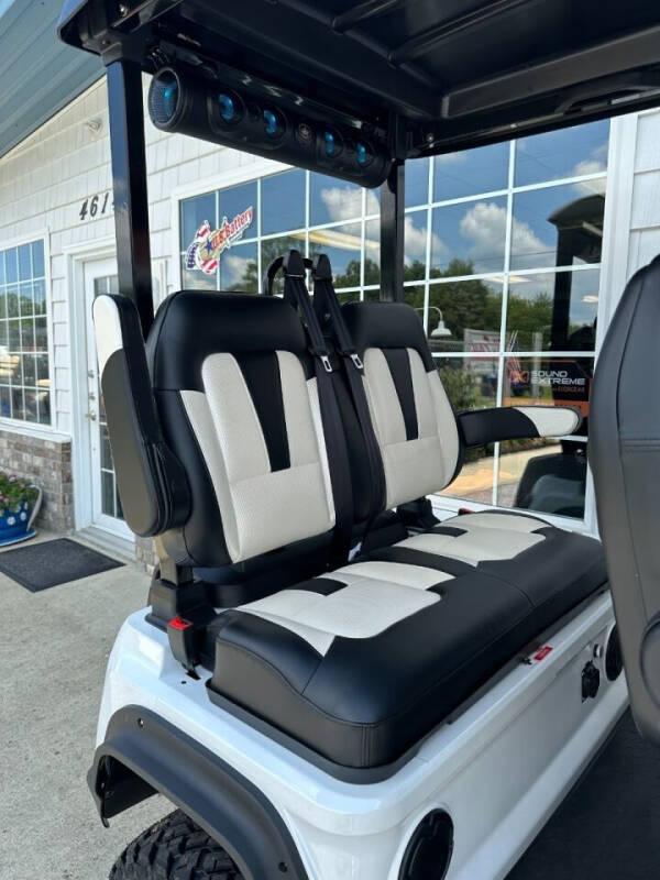 2025 Evolution D5 Maverick-4 - BASE