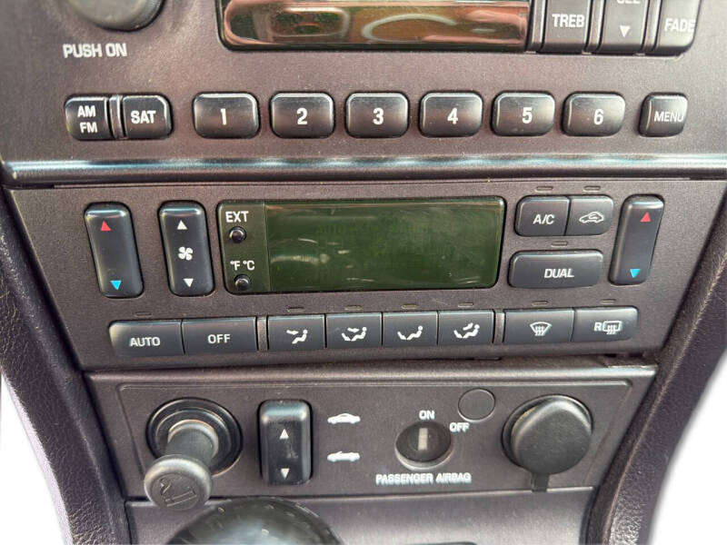 2005 Ford Thunderbird Deluxe