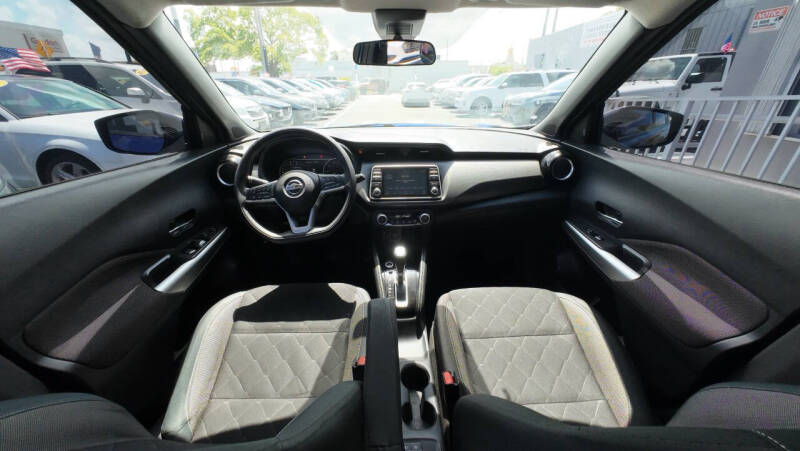 2020 Nissan Kicks SV