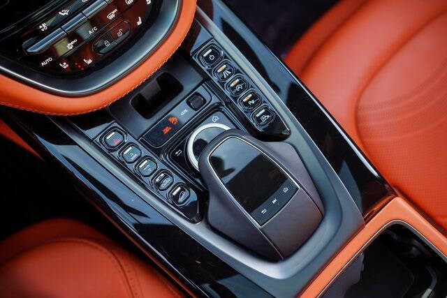 2022 Aston Martin DBX