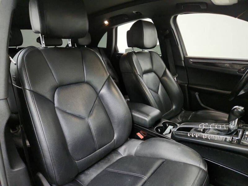 2017 Porsche Macan