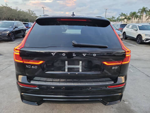 2023 Volvo XC60 B5 Plus Dark Theme