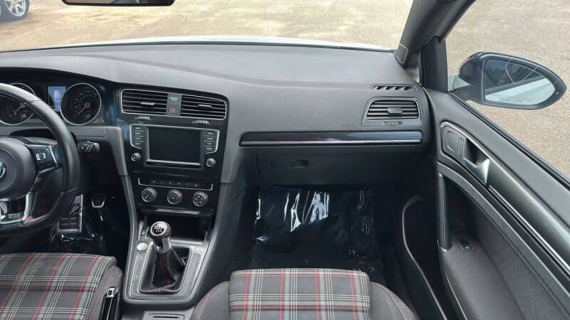2017 Volkswagen Golf GTI