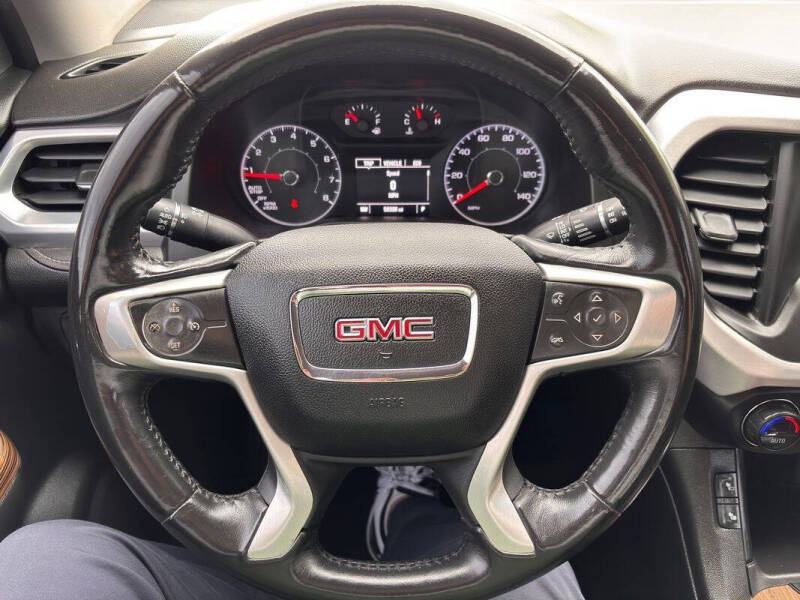 2017 GMC Acadia SLE-2