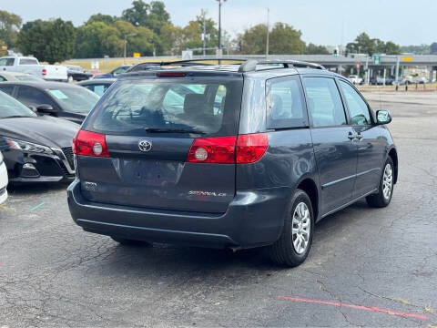 2007 Toyota Sienna CE 7-Passenger