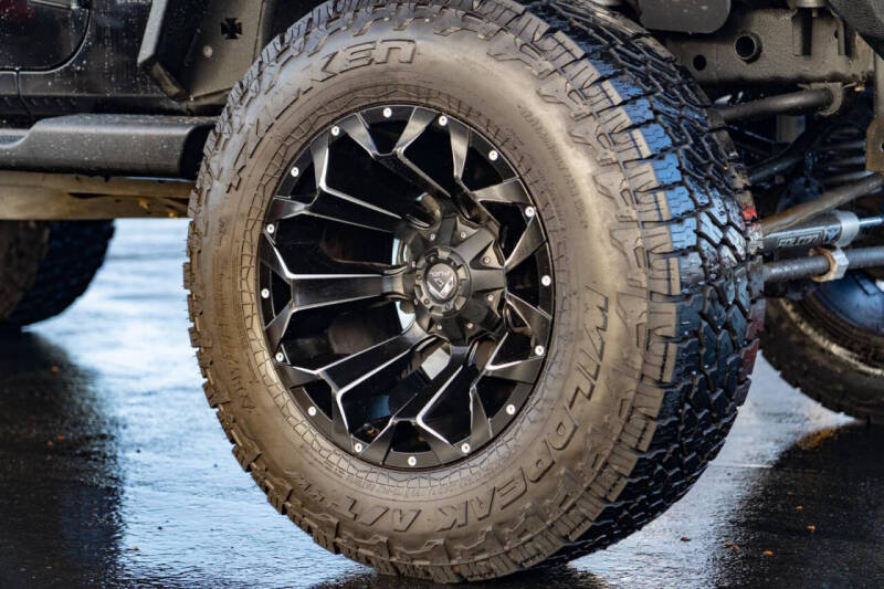 2017 Jeep Wrangler Unlimited Smoky Mountain