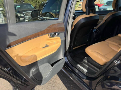 2016 Volvo XC90 T6 Momentum