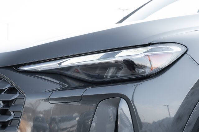 2025 Audi Q5 quattro Premium TFSI