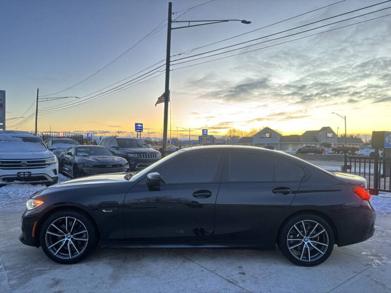 2022 BMW 3 Series 330e