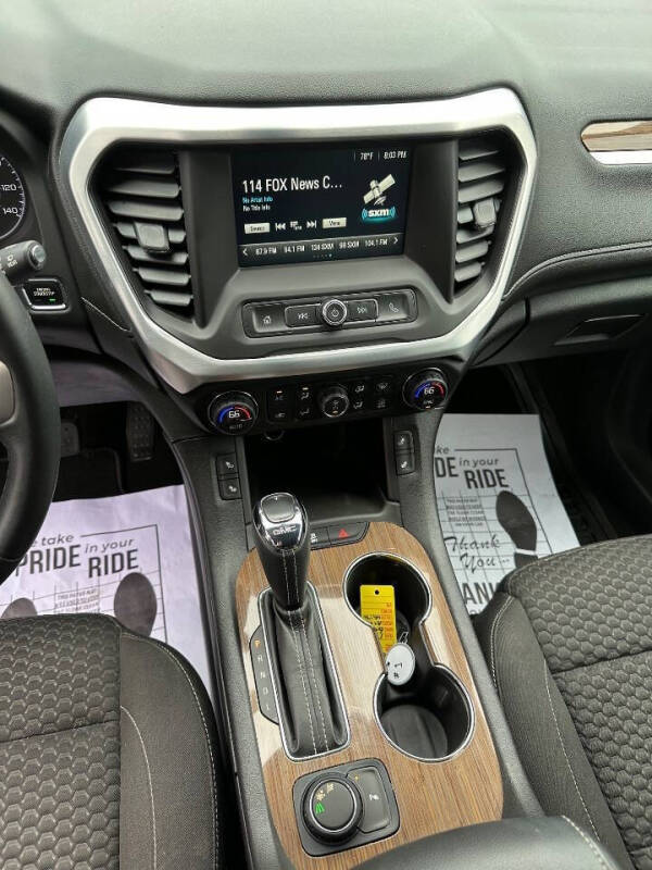 2017 GMC Acadia SLE-2