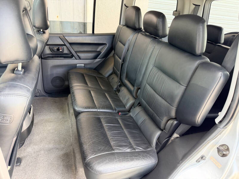 2002 Mitsubishi Montero Limited
