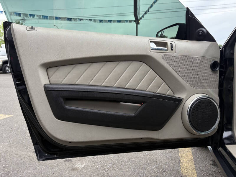 2011 Ford Mustang V6 Premium